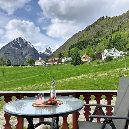 Naustvollen By Interhome Semesterbostad Balestrand